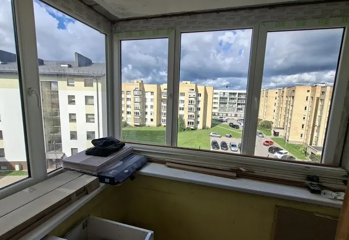 3 kambarių butas Utenos rajono sav., Utenoje, Aukštakalnio g.