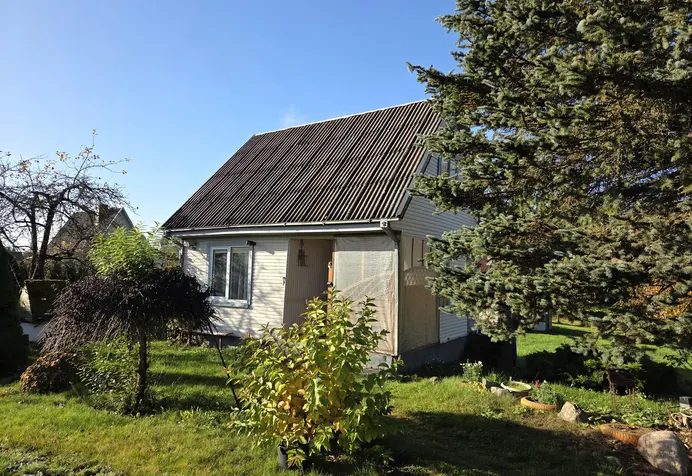 Sodo namas Utenos r. sav., Vosgėliuose, Lakštingalų g.