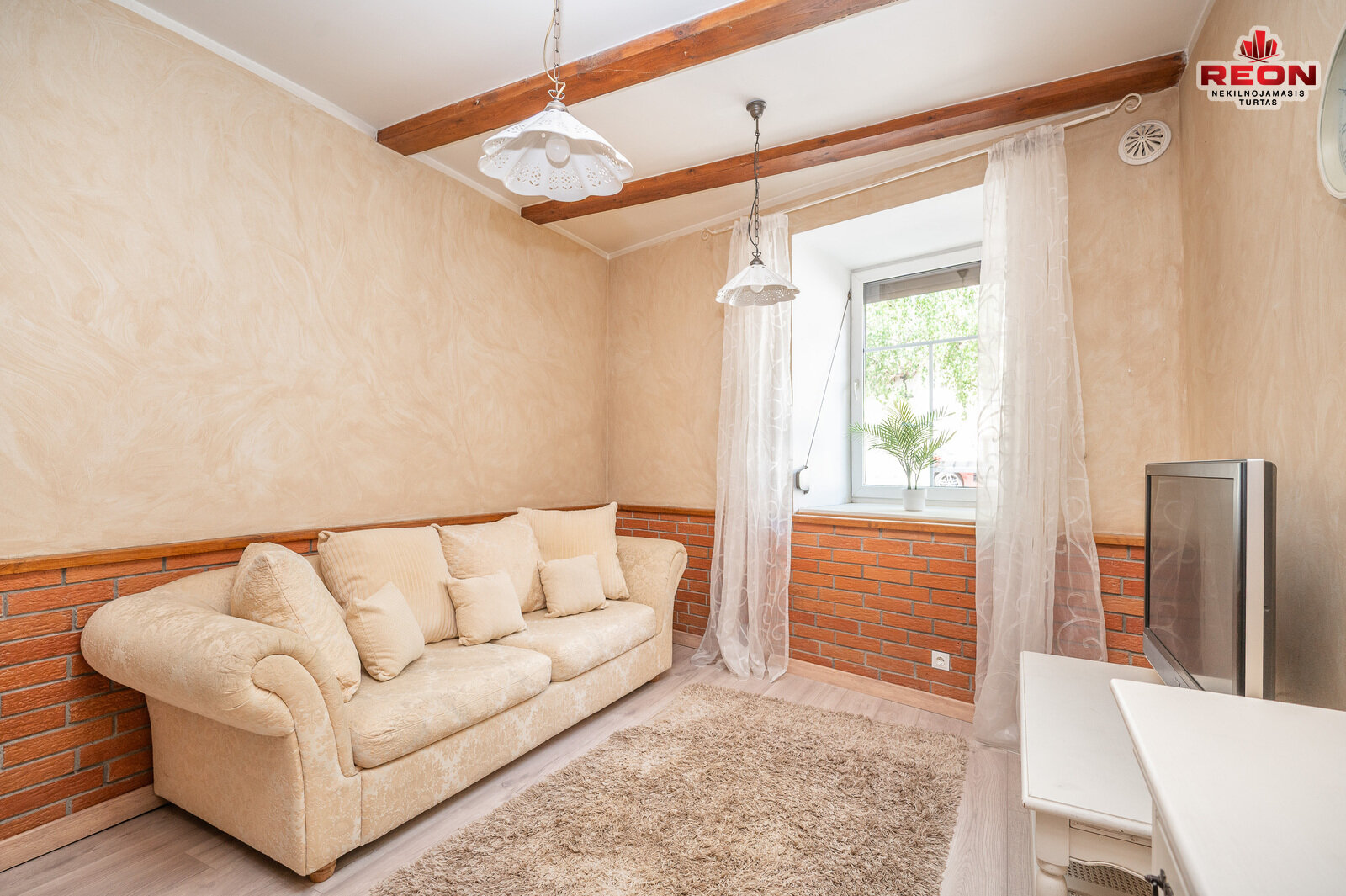Paupio g., Užupis, Vilnius, 2 kamb. – image 1
