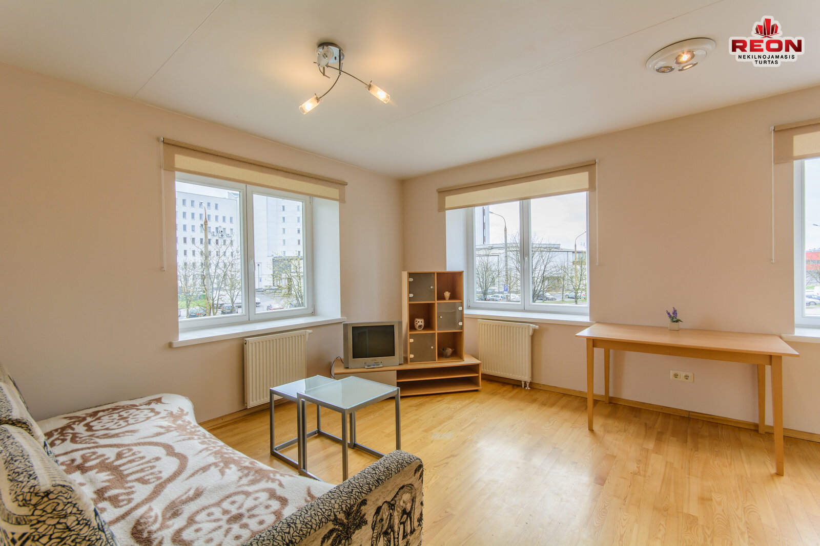 Loretos Asanavičiūtės g., Karoliniškės, Vilnius, 3 kamb. – image 1