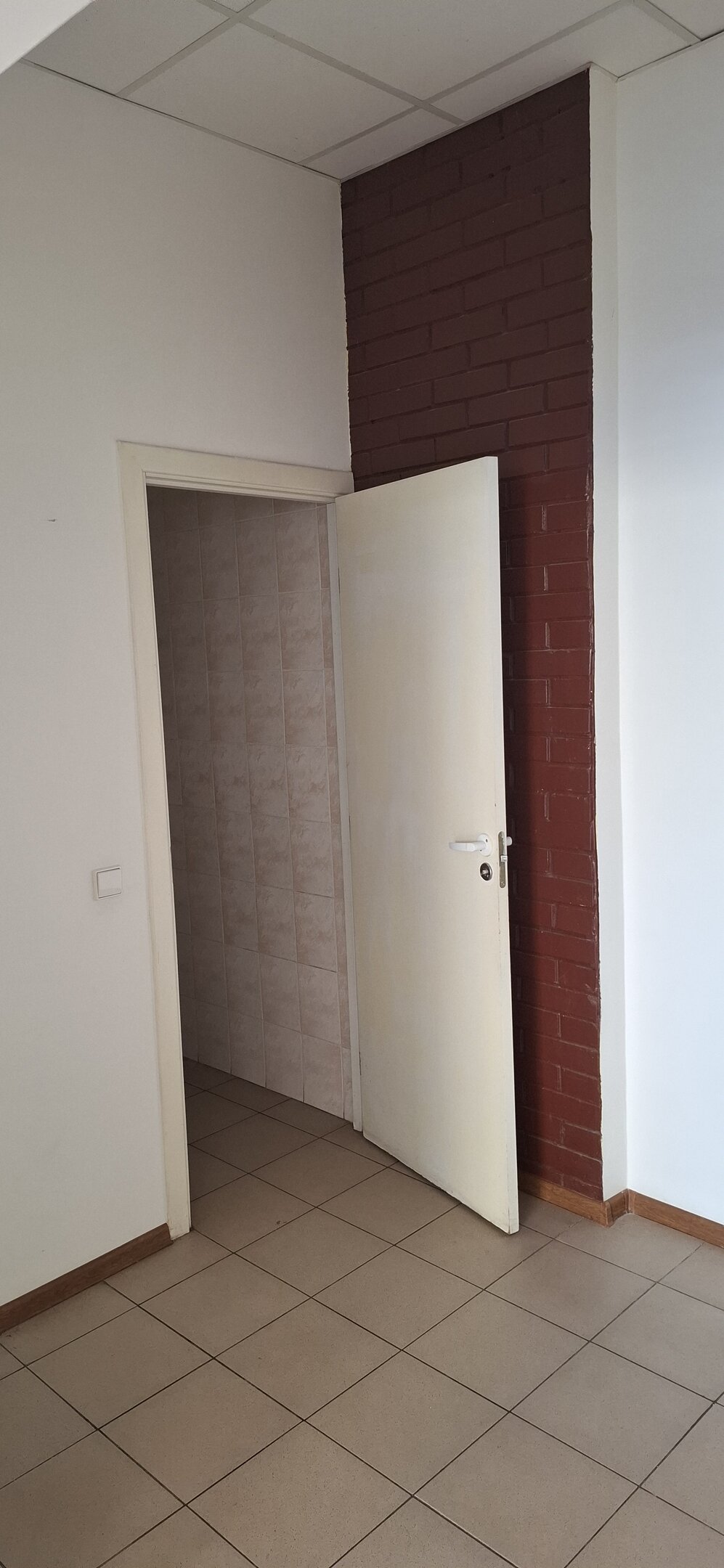 Prekybos ir paslaugų / Gamybos ir sandėliavimo / Kita Patalpų nuoma Šiauliuose, Dainiuose, Aido g. – nuotrauka 4