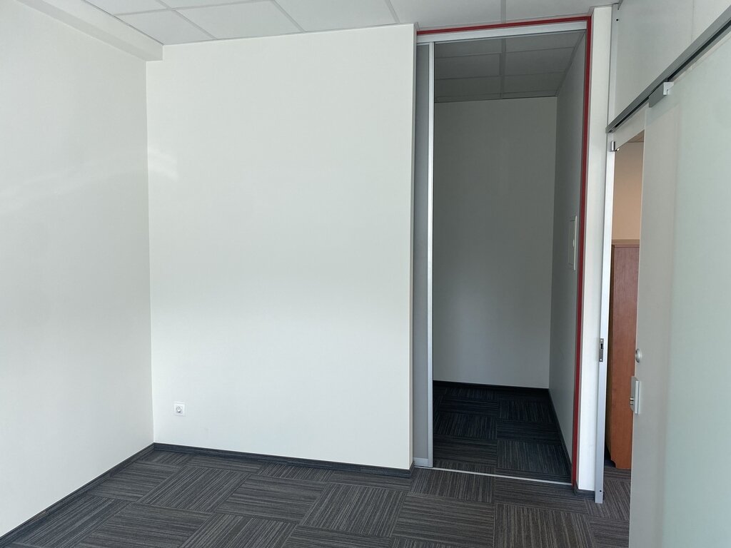 Office / Alimentation Premises for rent Vilniuje, Žirmūnuose, Kareivių g. – image 5