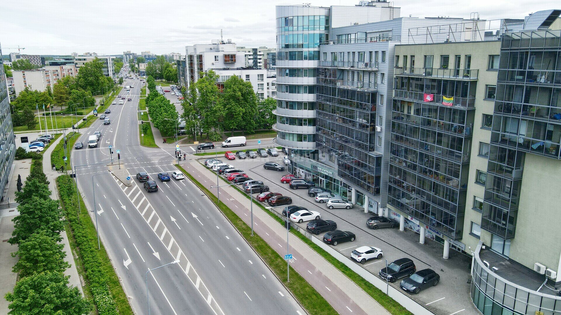 Parduodamos Prekybos ir paslaugų patalpos Vilniuje, Šiaurės miestelis, Ulonų g.