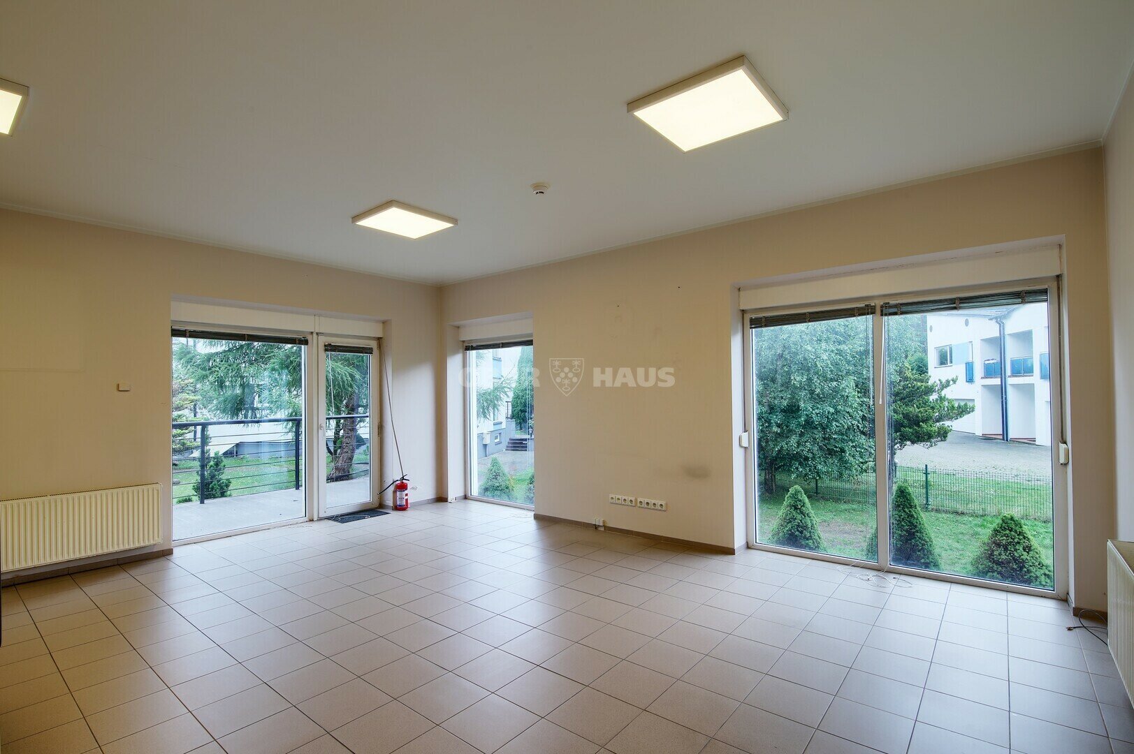 Office Premises for rent Vilniuje, Karoliniškėse – image 4