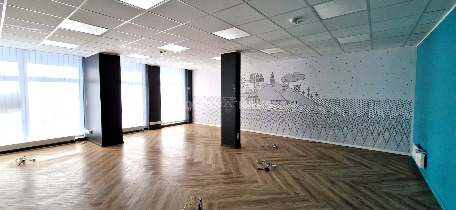 Prekybos ir paslaugų Patalpų nuoma Panevėžyje, Centre, J. Urbšio g. – nuotrauka 1