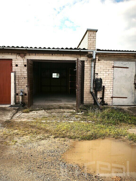 Garage Utenos r. sav., Utenoje, Vaižganto g. – image 3