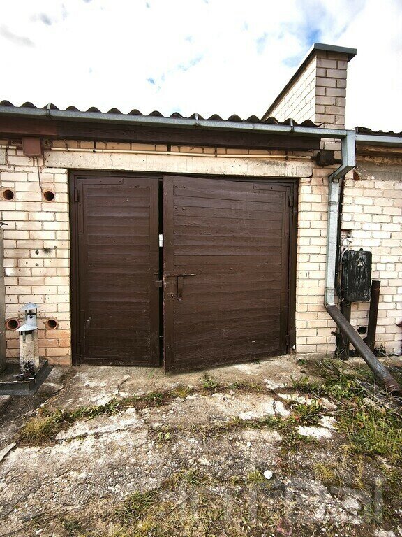 Garage Utenos r. sav., Utenoje, Vaižganto g. – image 4