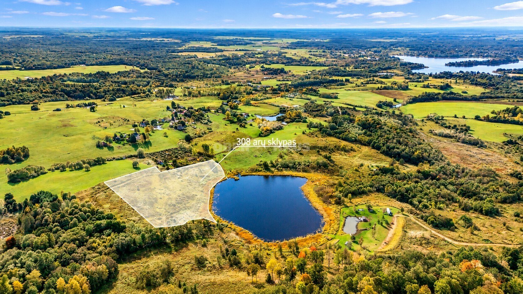 Land Molėtų r. sav., Piliakiemiuose – image 5