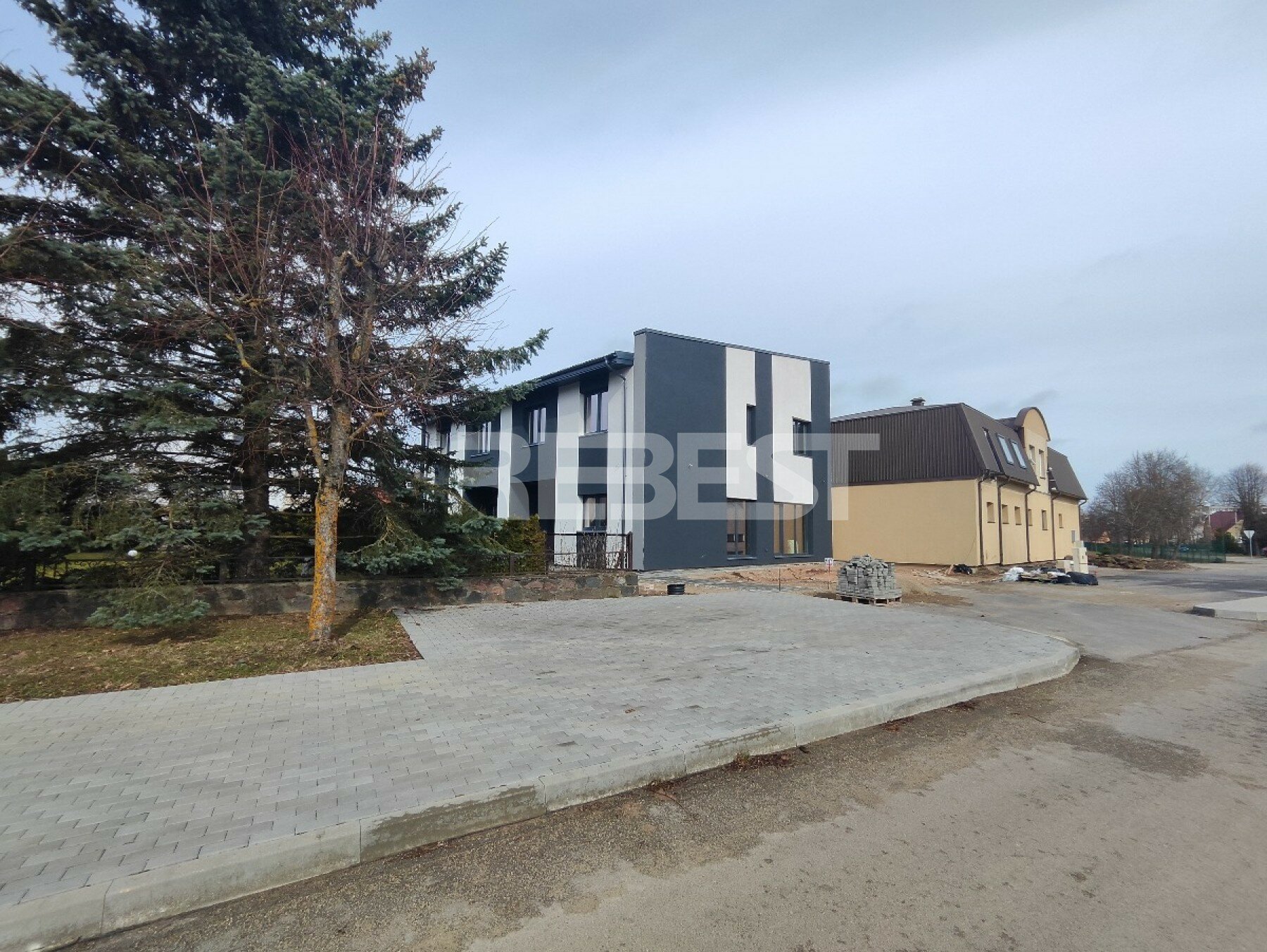 Listing image