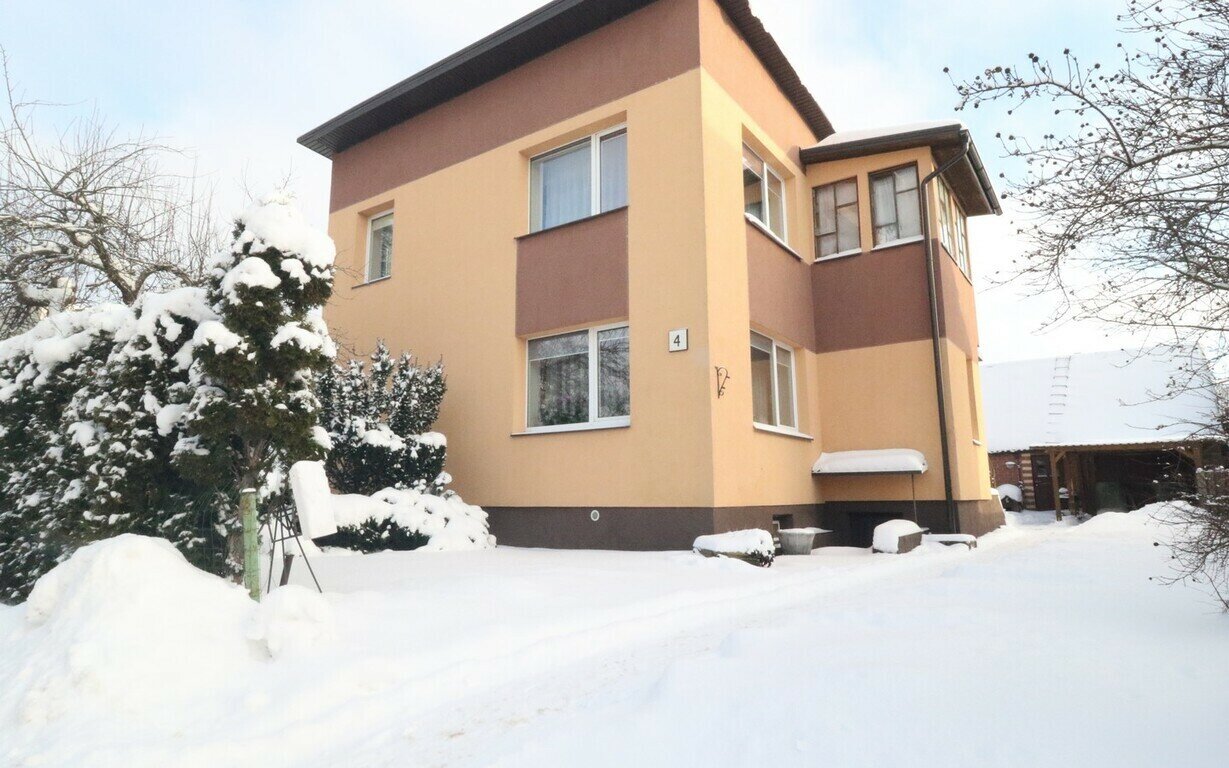 House Anykščių rajono sav., Anykščiuose, Eglėkalnio g. – image 1