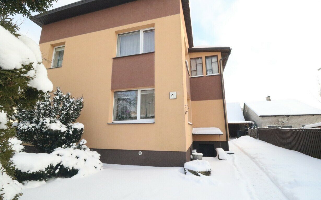 House Anykščių rajono sav., Anykščiuose, Eglėkalnio g. – image 4