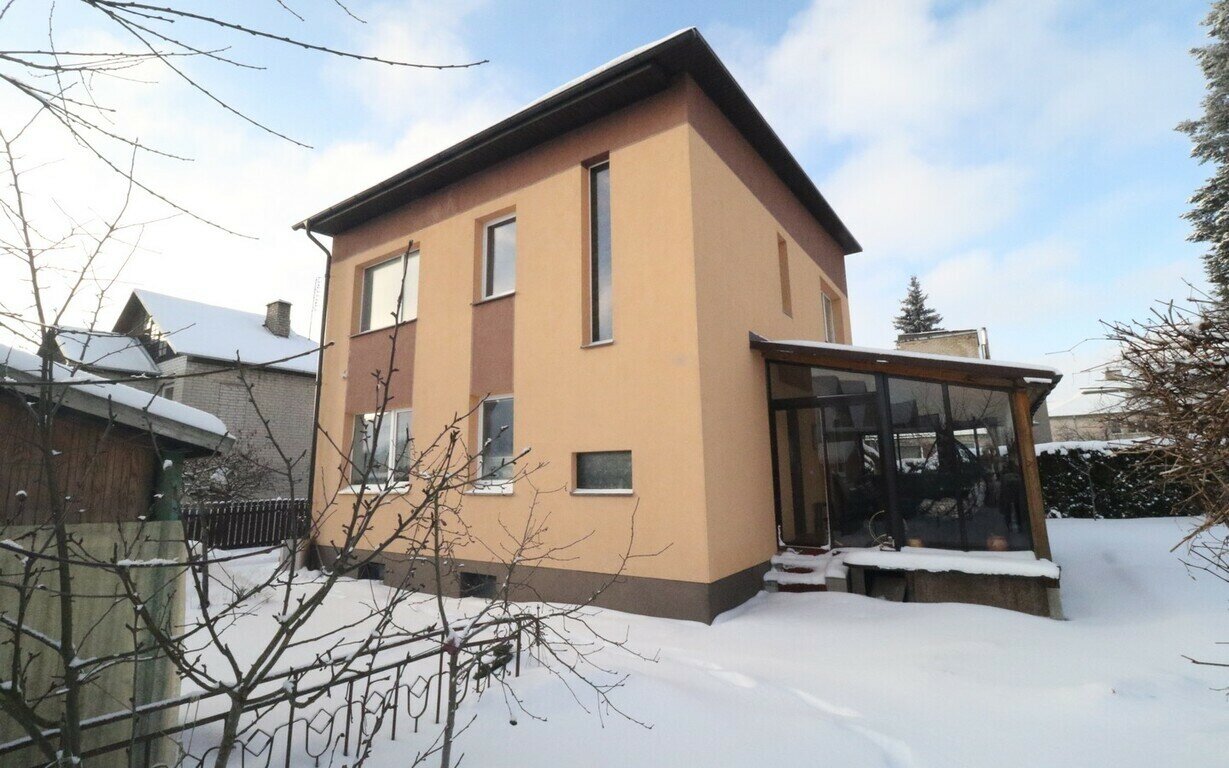 House Anykščių rajono sav., Anykščiuose, Eglėkalnio g. – image 5