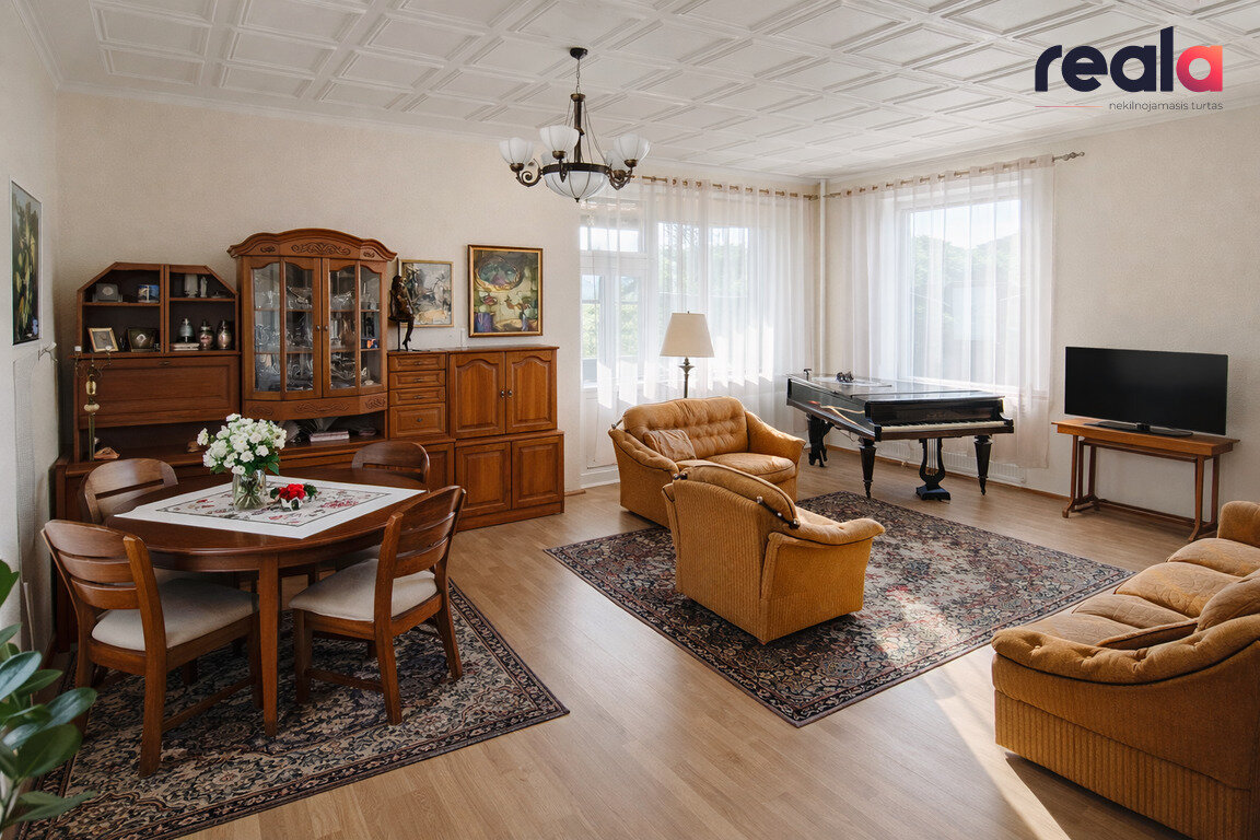 House Utenos rajono sav., Utenoje, Šiaurės g. – image 3