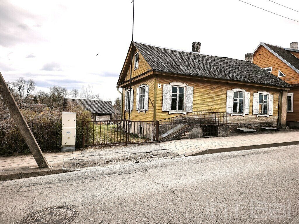 House Utenos rajono sav., Utenoje, Kęstučio g. – image 3