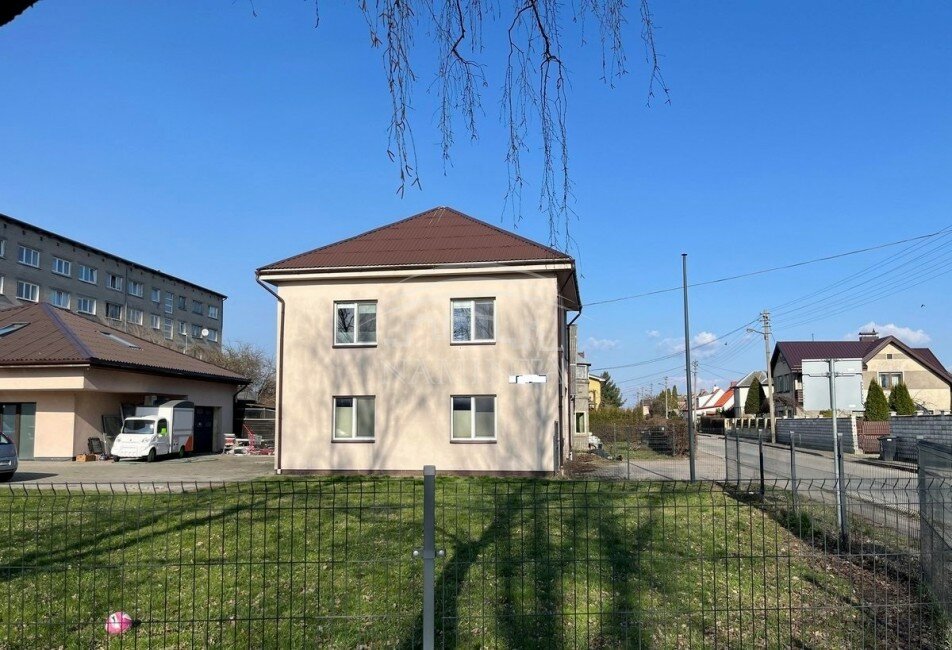 Gyvenamasis namas Klaipėdoje, Mokyklos – nuotrauka 1