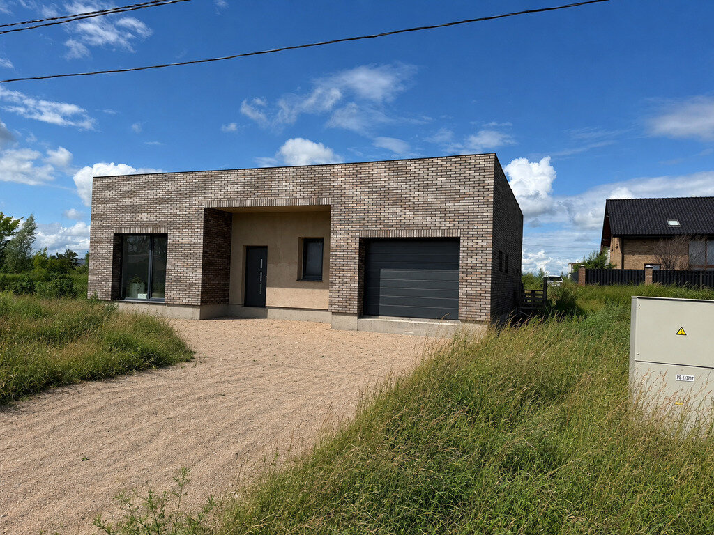 House Šiauliuose, Medelyne, Erškėčių g. – image 1