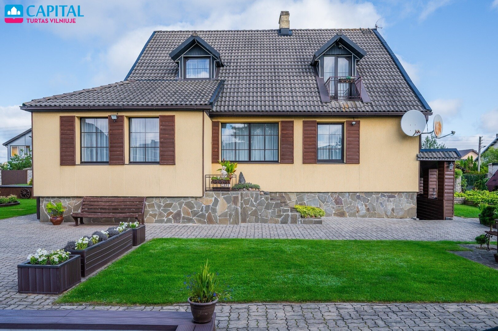 House Trakų r. sav., Lentvaryje, Saulės g. – image 1