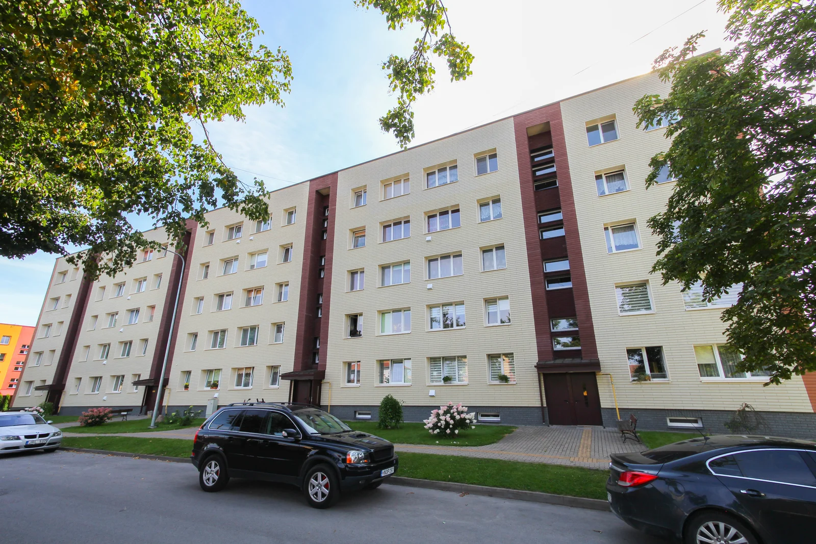 Stadiono g. 18, Akmenė, 3 kamb. – nuotrauka 1