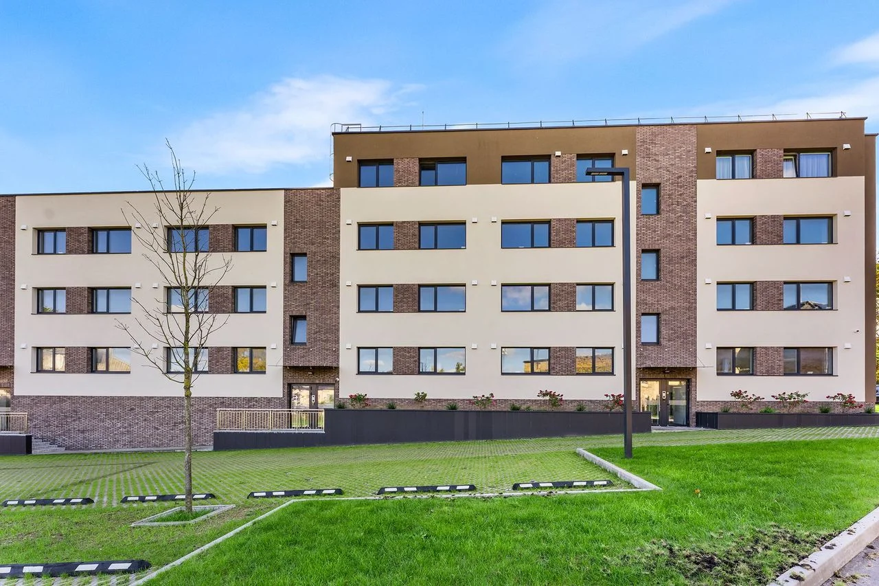 J. Basanavičiaus g. 50, Centras, Šiauliai, 3 kamb. – nuotrauka 1